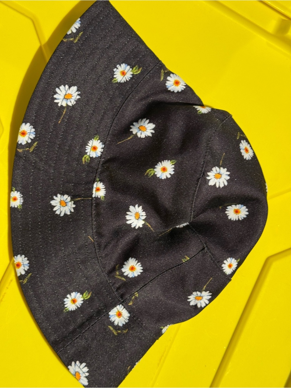 Reversible  Black Daisy Print Bucket Hat - Women’s Floral Sun Hat